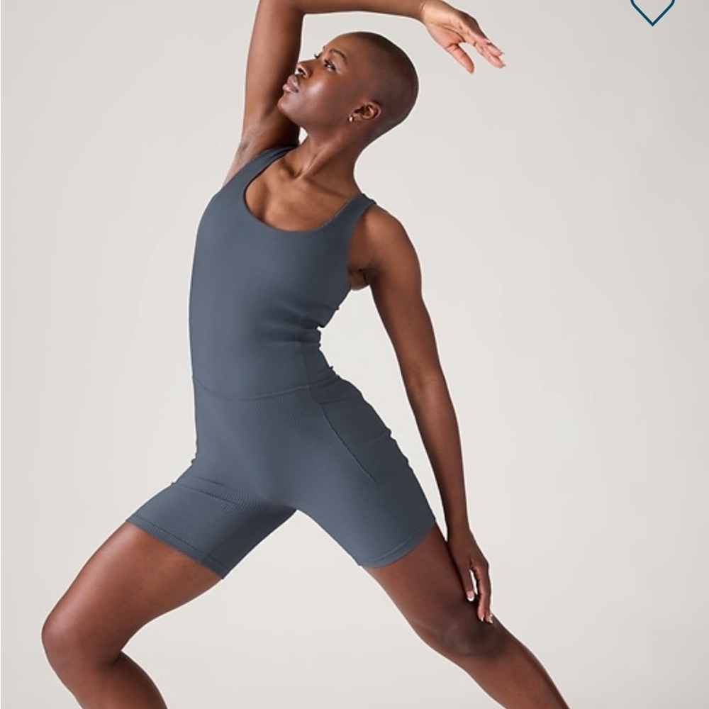 NWT Athleta ribbed bike short suit